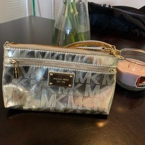 Michael Kors Metallic Gold Wristlist